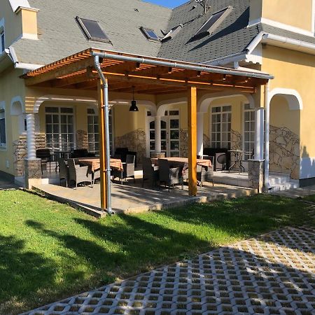 Pacsirta Apartman Lenti Ngoại thất bức ảnh