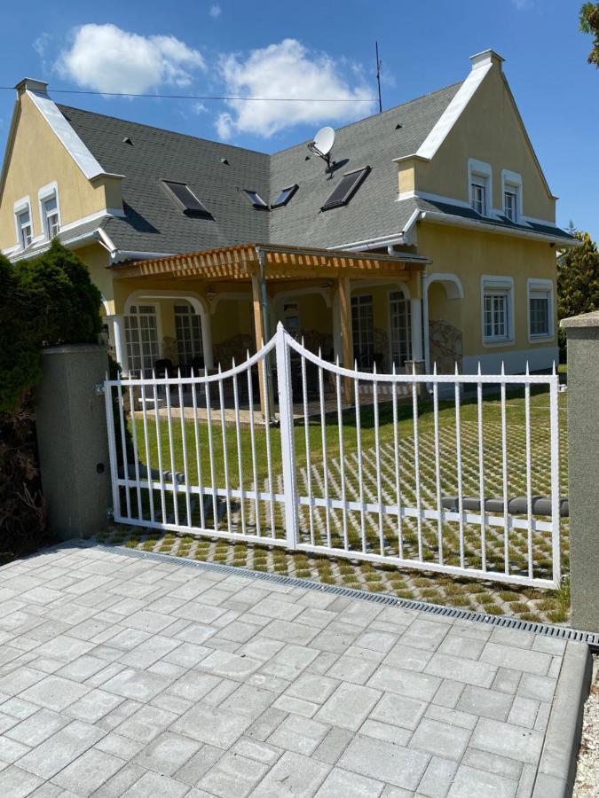 Pacsirta Apartman Lenti Ngoại thất bức ảnh