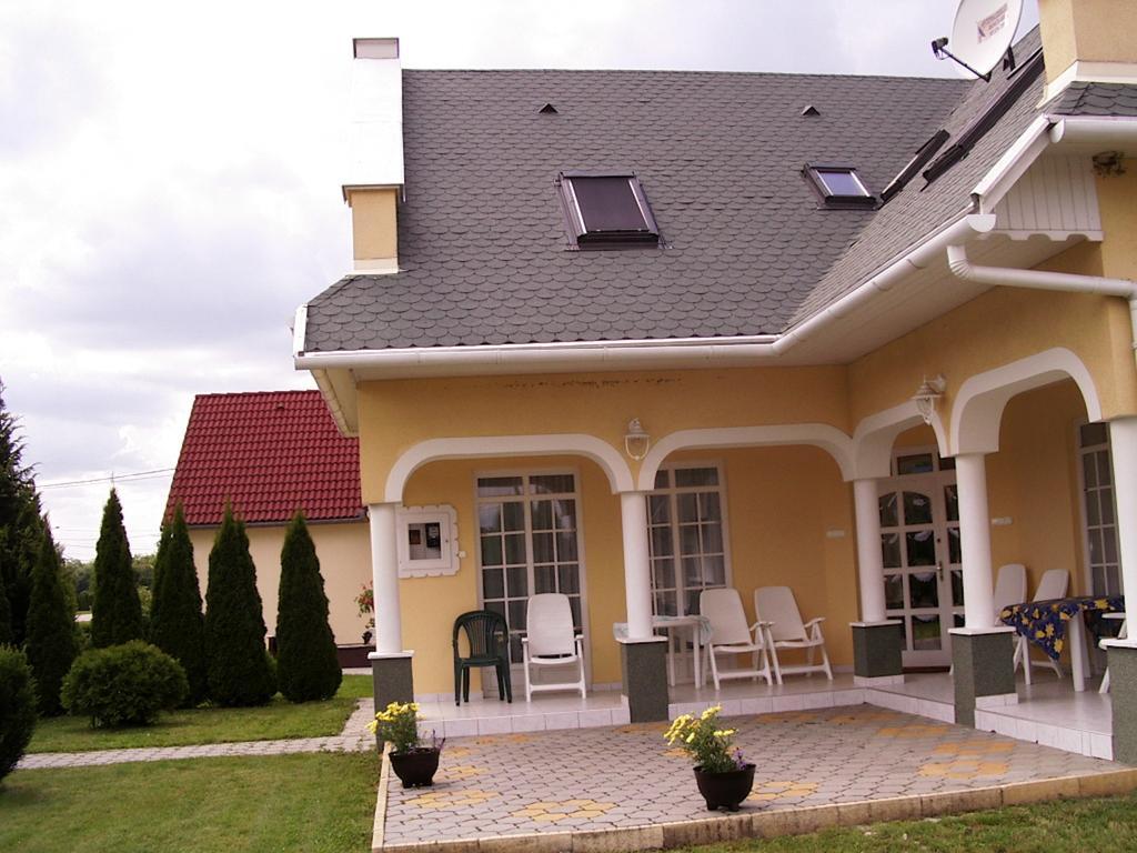 Pacsirta Apartman Lenti Ngoại thất bức ảnh